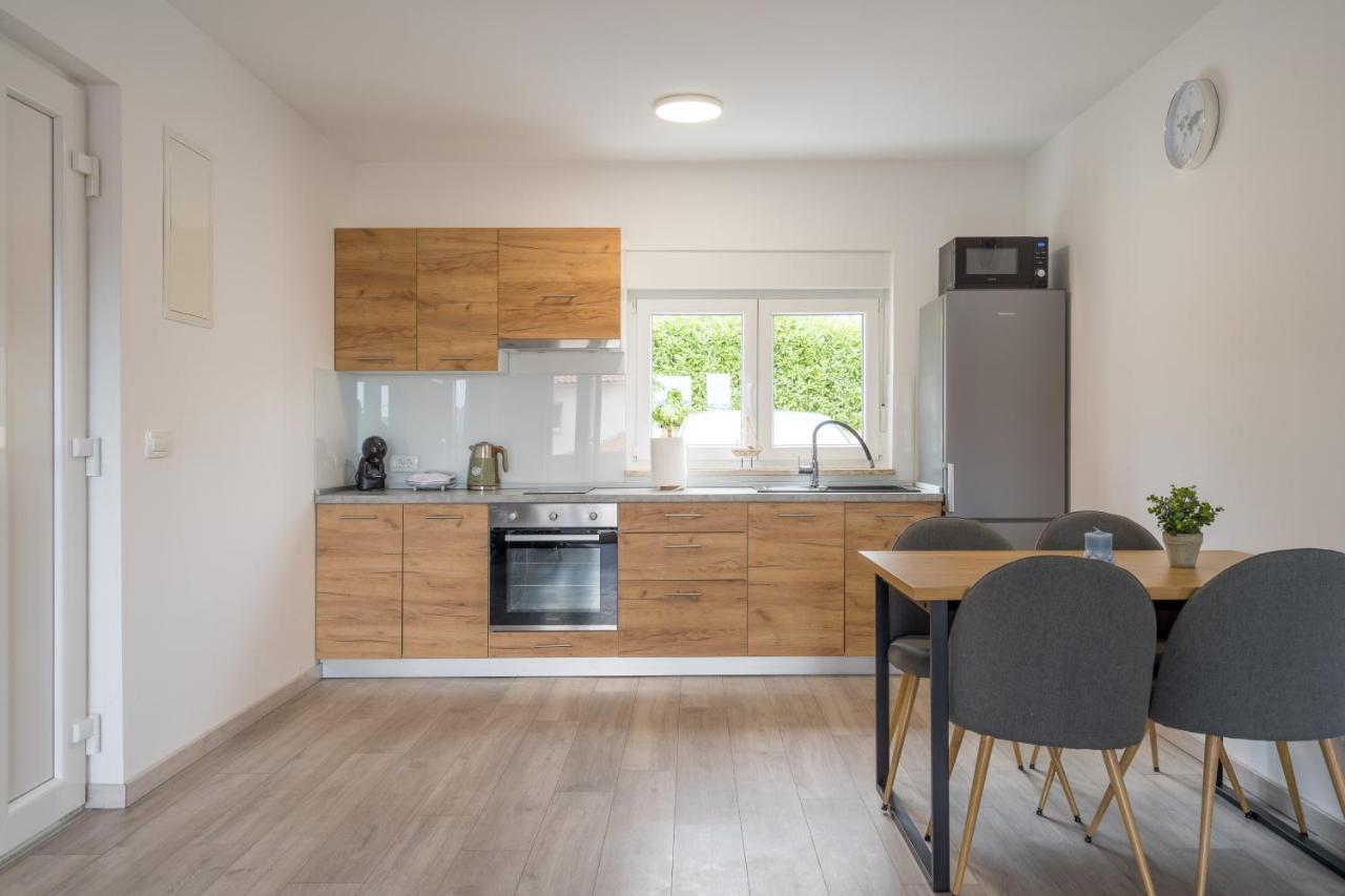 Apartman Ruby 2 *